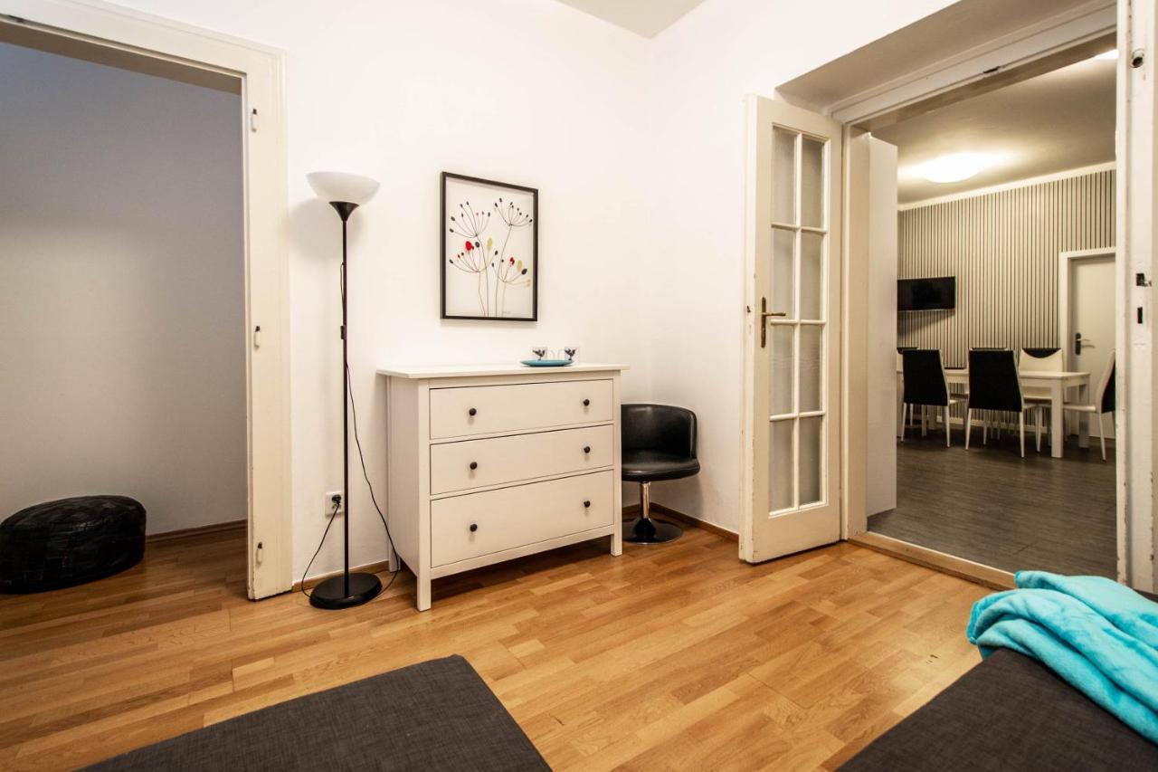 Labyrinth Apartments By Ruterra Praha Eksteriør bilde